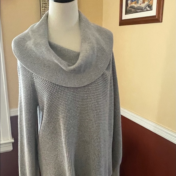 Michael Kors oversized cowl neck sweater size large. - Picture 4 of 4